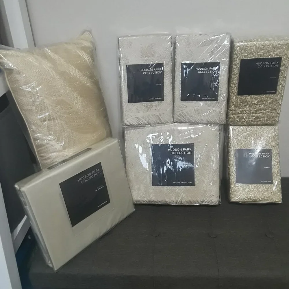 Hudson Park Ethereal Complete Queen Bedding Set 7 items.